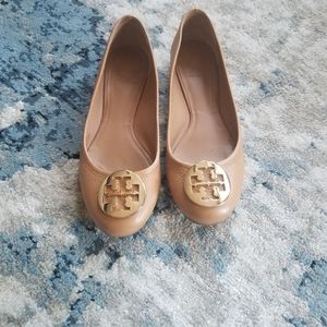 Tory Burch logo ballet flats